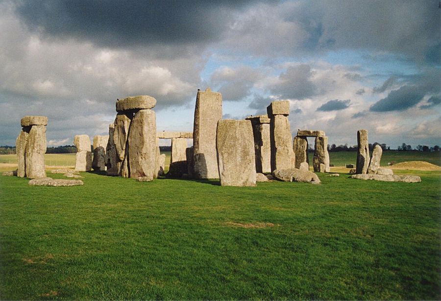 Stratford-upon-Avon · Stonehenge & Salisbury